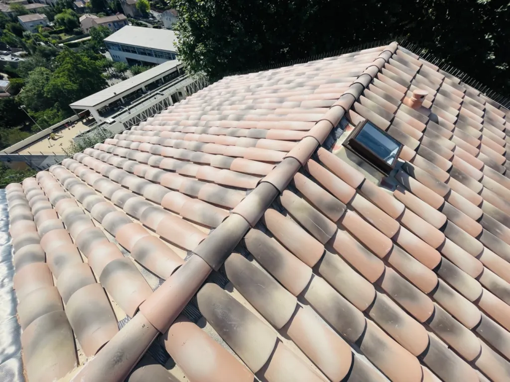 Changement d’une toiture de maison à Le Rove 13740