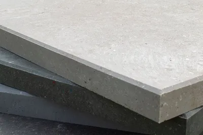 Fournisseur de dalles toiture en EcoLithe 100% récyclées en Île-de-France : matériau recyclable pour bâtiments tertiaires et ERP