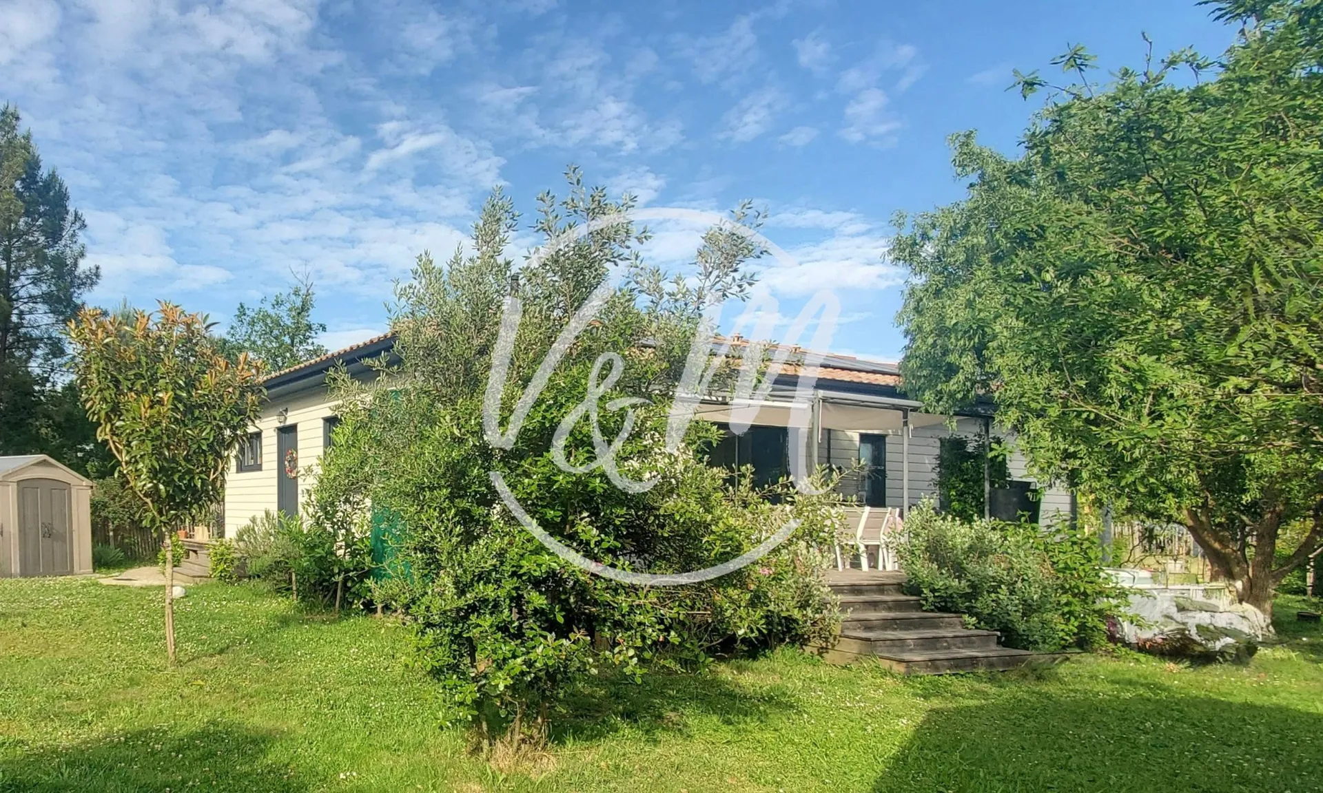 EXCLUSIVITE! SAUMOS- Maison contemporaine à ossature bois de 108 m² avec quatre chambres, dépendance et DPE A à vendre à Saumos près de Lacanau