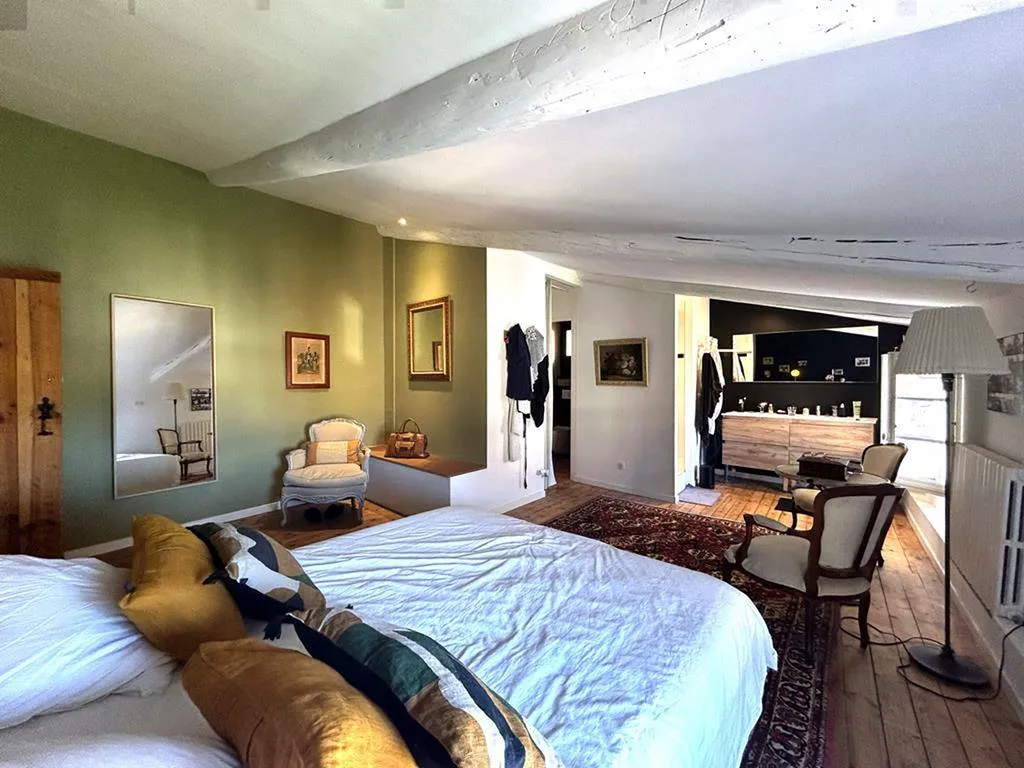 Maison de ville au cœur du centre historique, garage, terrasse, vue Mont Ventoux   