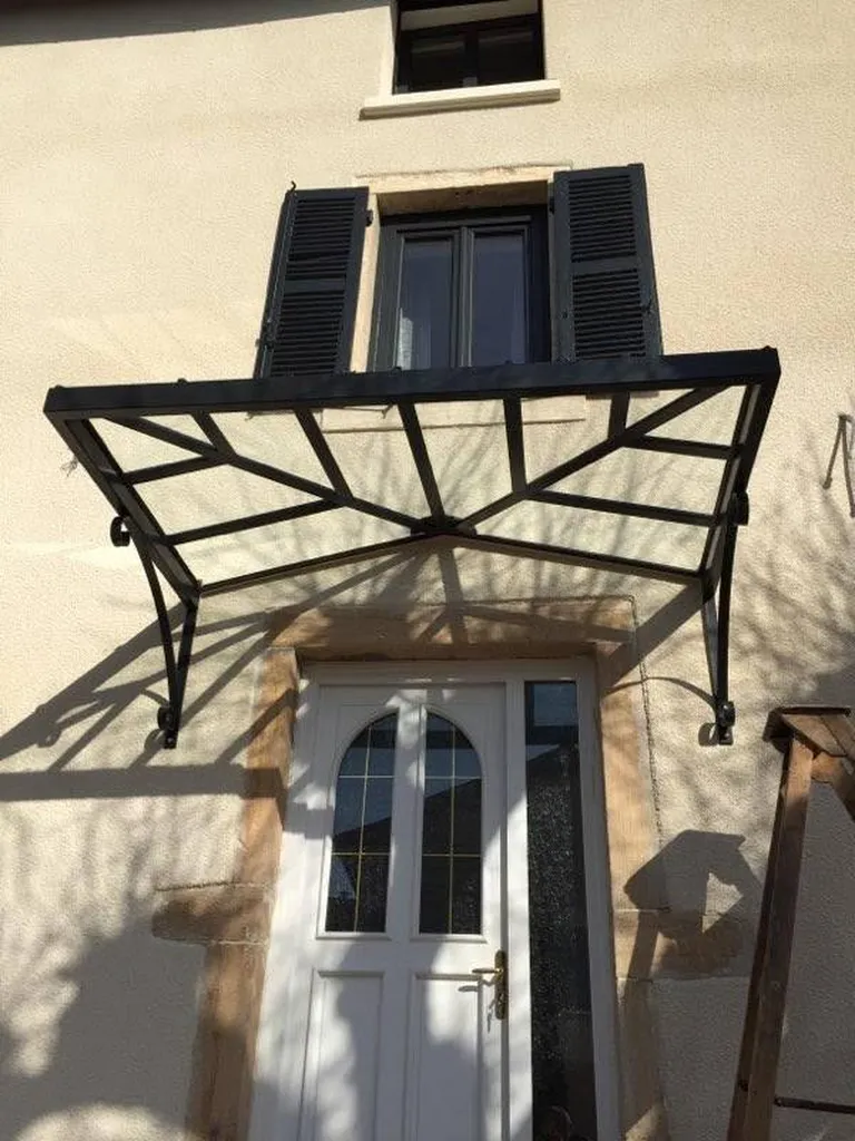 Pose de vitrage sur Marquise à Trévoux près de Villefranche sur Saône