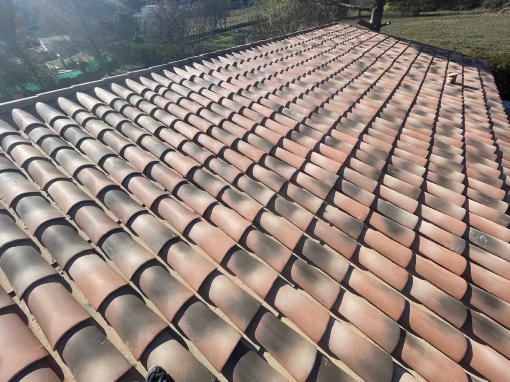 toiture fini en partie haute prèd emartigues