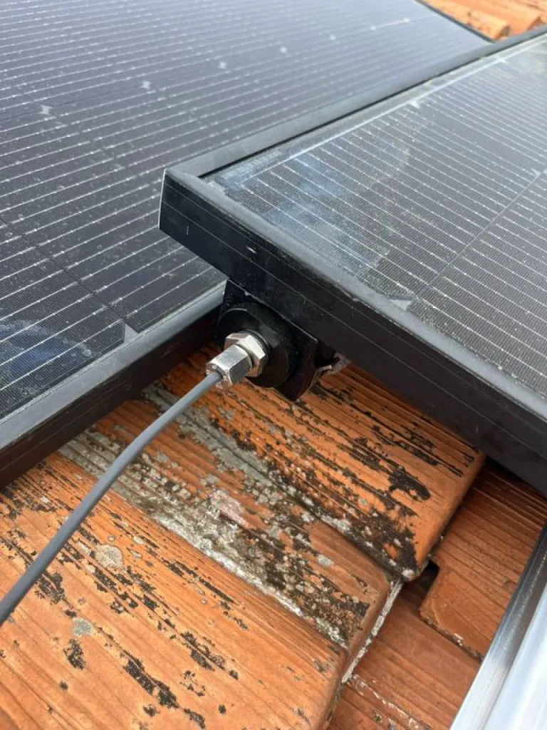 Installation de panneaux solaires hybrides à partir de 9 990€ avec Provence Energie Solaire Services à La Ciotat