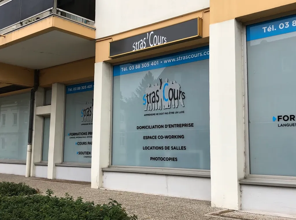 Remplacement d'enseignes avec nouveaux caissons lumineux à Strasbourg
