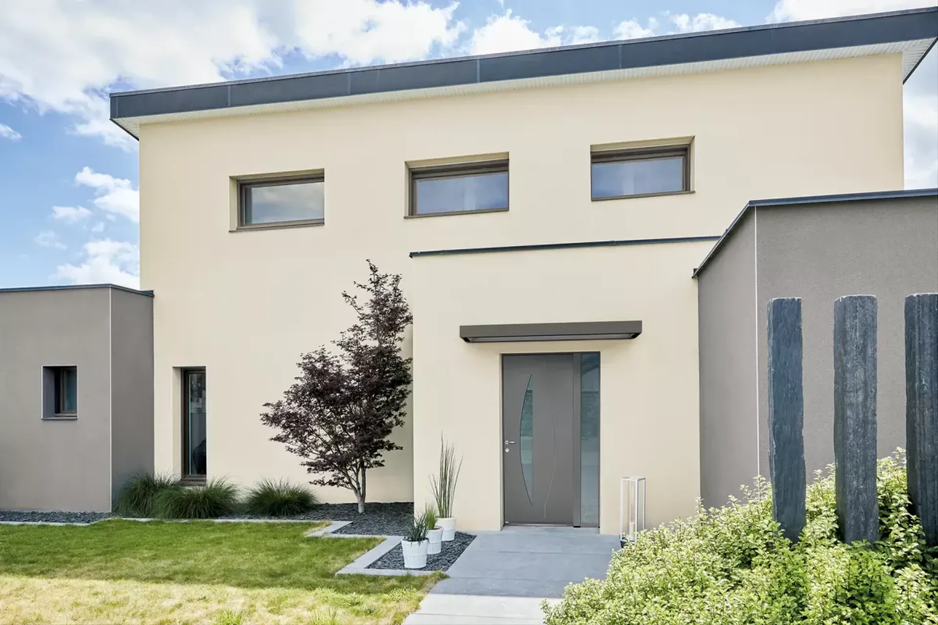 BS Menuiseries spécialiste de l'installation de porte d'entrée en aluminium en Saône-et-Loire