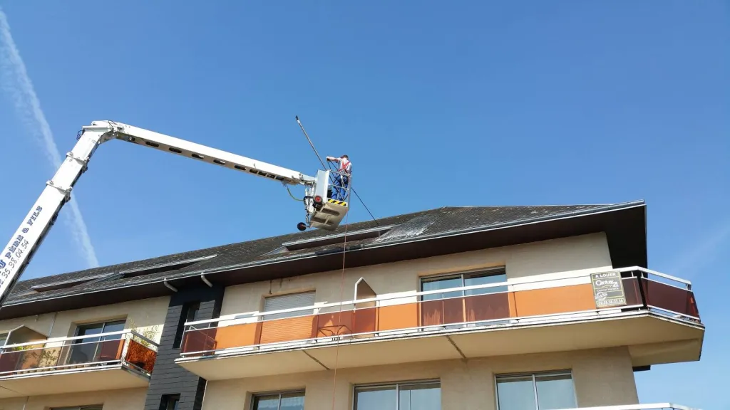 Démoussage traitement toiture Lillebonne.