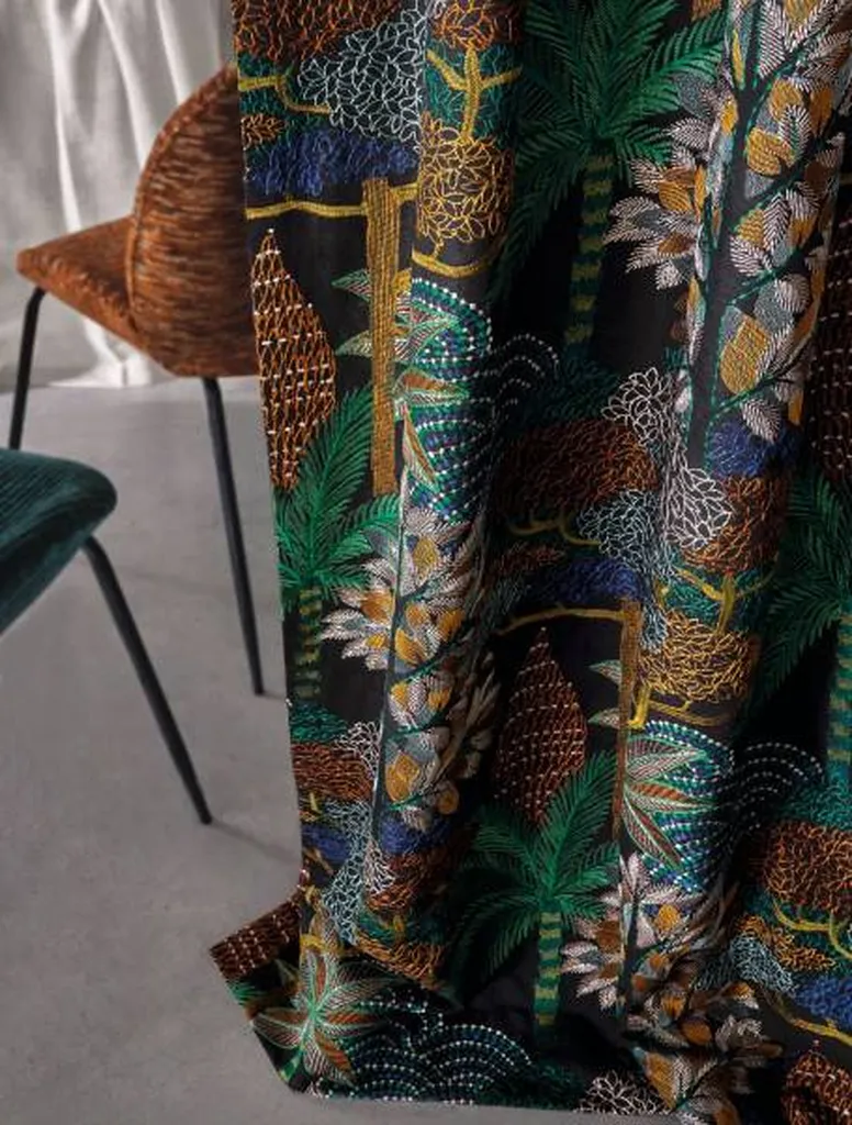 La collection de tissus Casamance  VOYAGE IMAGINAIRE dans votre boutique à Lyon