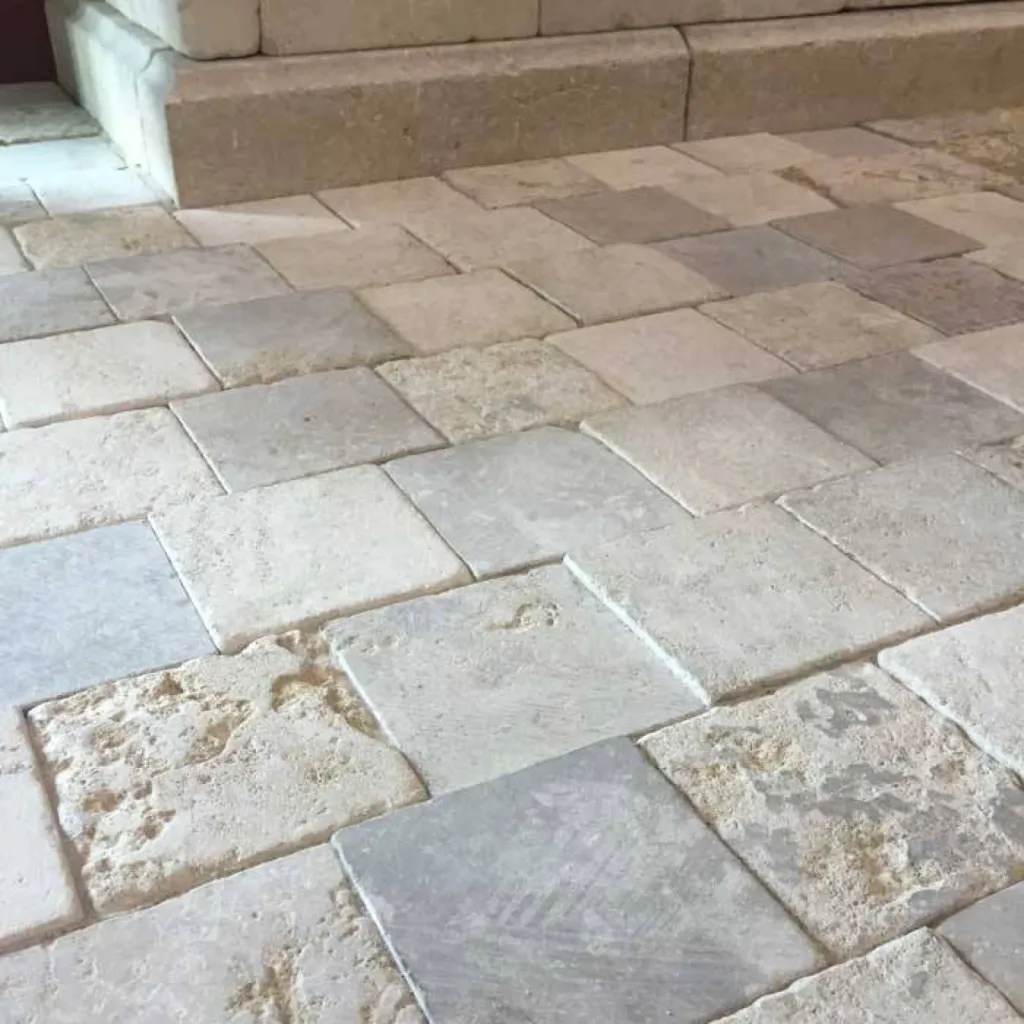 Dalle en pierre de Dordogne, dallage du Périgord en pierre naturelle vieillie, Gris, Beige, Taupe, cappuccino...