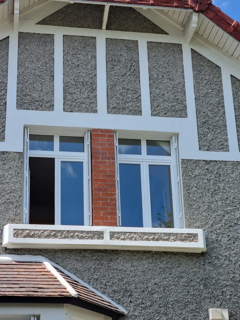 Rénovation des fenêtres extérieurs en bois et volets persiennes métallique en région parisienne 