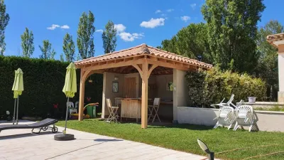 Fabrication d'un pool house bois à Rognes Bouches du Rhône 13