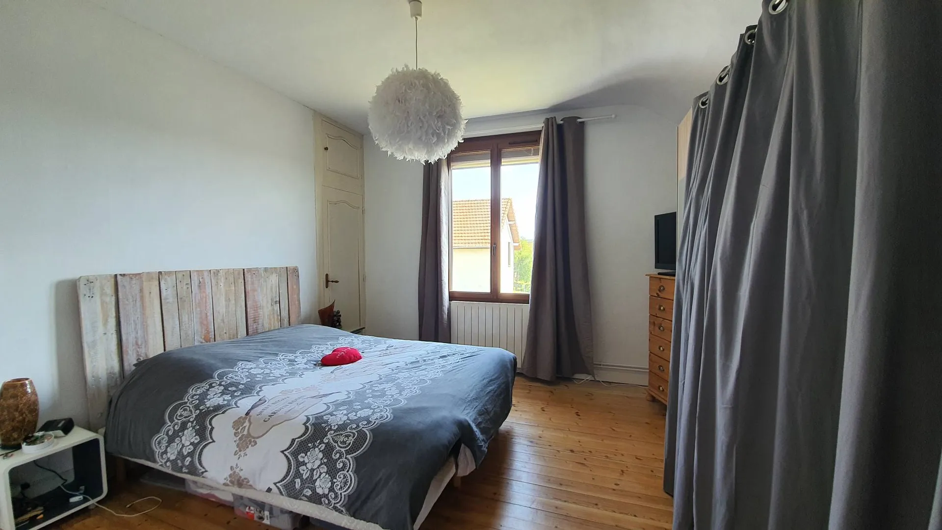 A vendre Maison avec jardin, 3 chambres, à 10 minutes de Dieppe 76200 et de la mer.