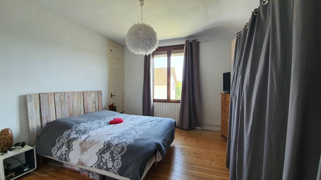 A vendre Maison avec jardin, 3 chambres, à 10 minutes de Dieppe 76200 et de la mer.
