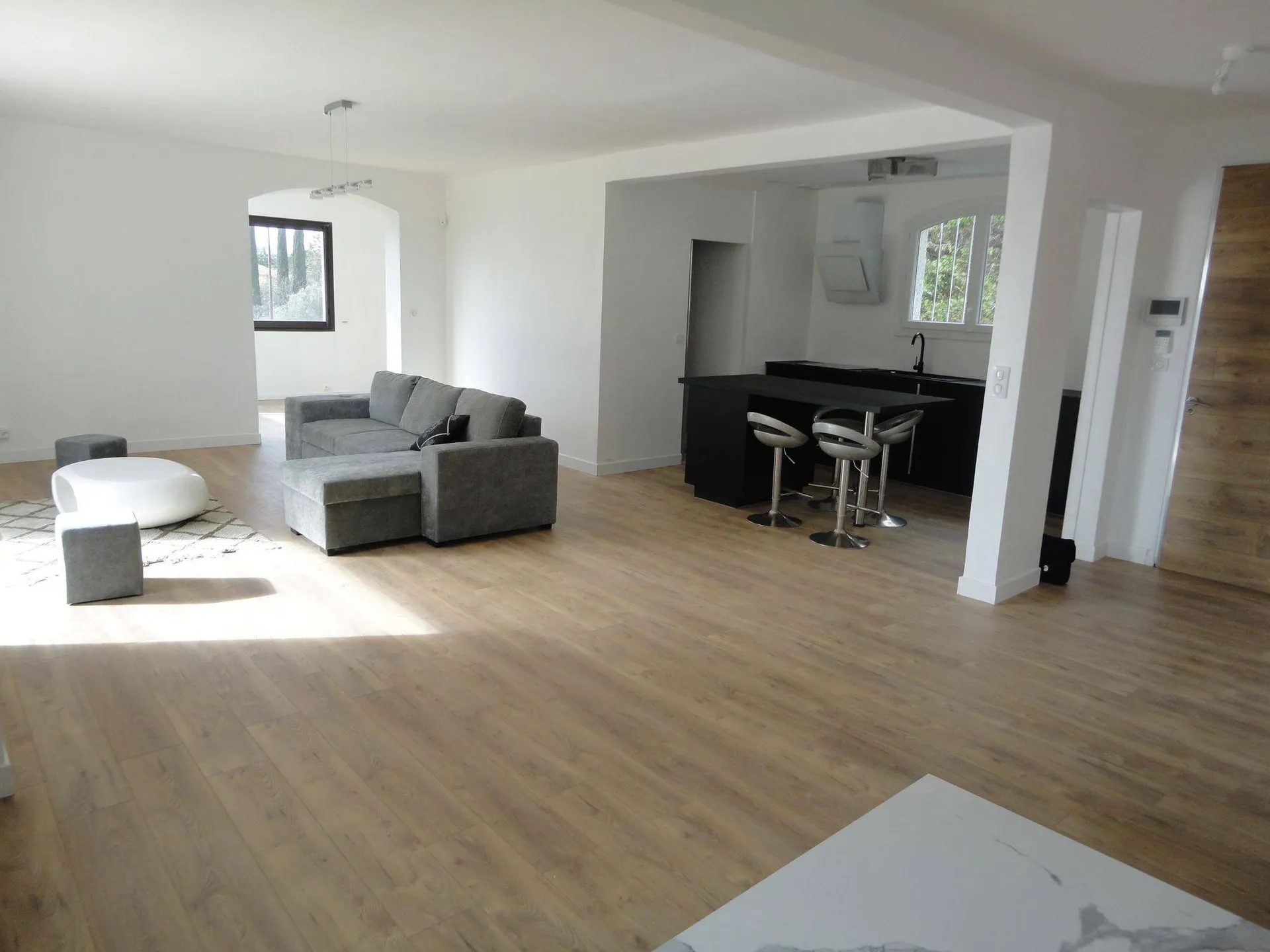 2 logements pour cette maison en vente sur carnoux