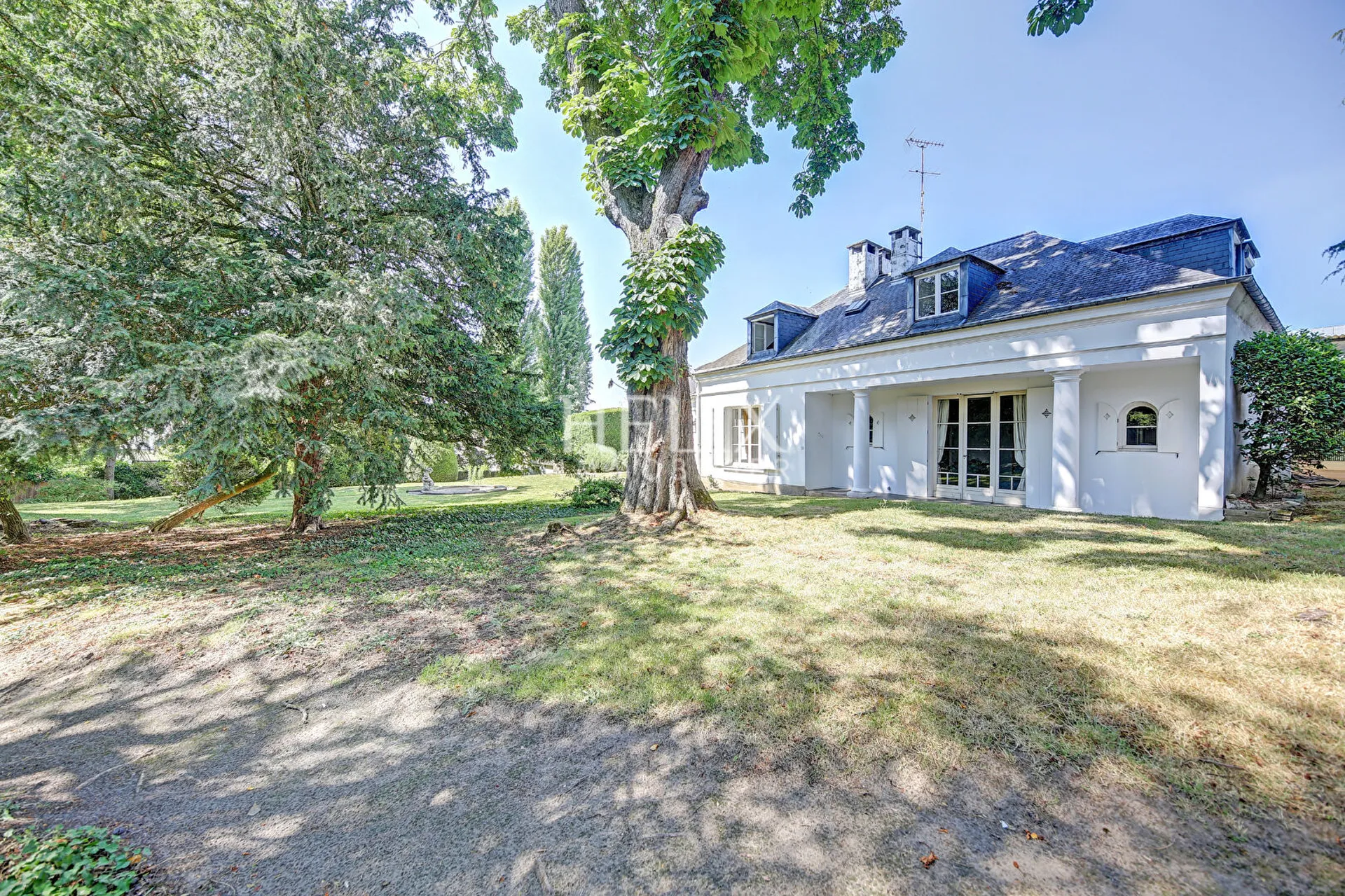 Vivez l'élégance et la grandeur d'un hôtel Particulier de Versailles, Une vie de rêve vous attend au coeur de Versailles 