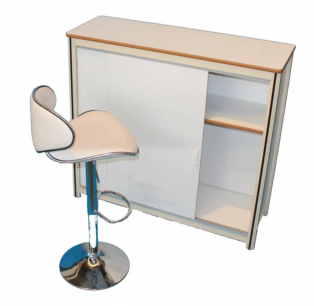 Location d'une banque d'accueil avec tabouret a Lyon