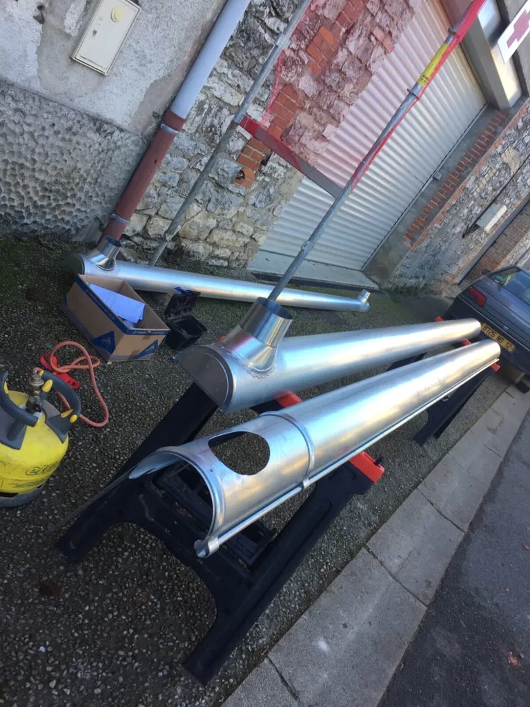 Artisan zingueur pour pose de gouttières et étanchéité zinc sur mesure à Rabastens près de Gaillac dans le Tarn