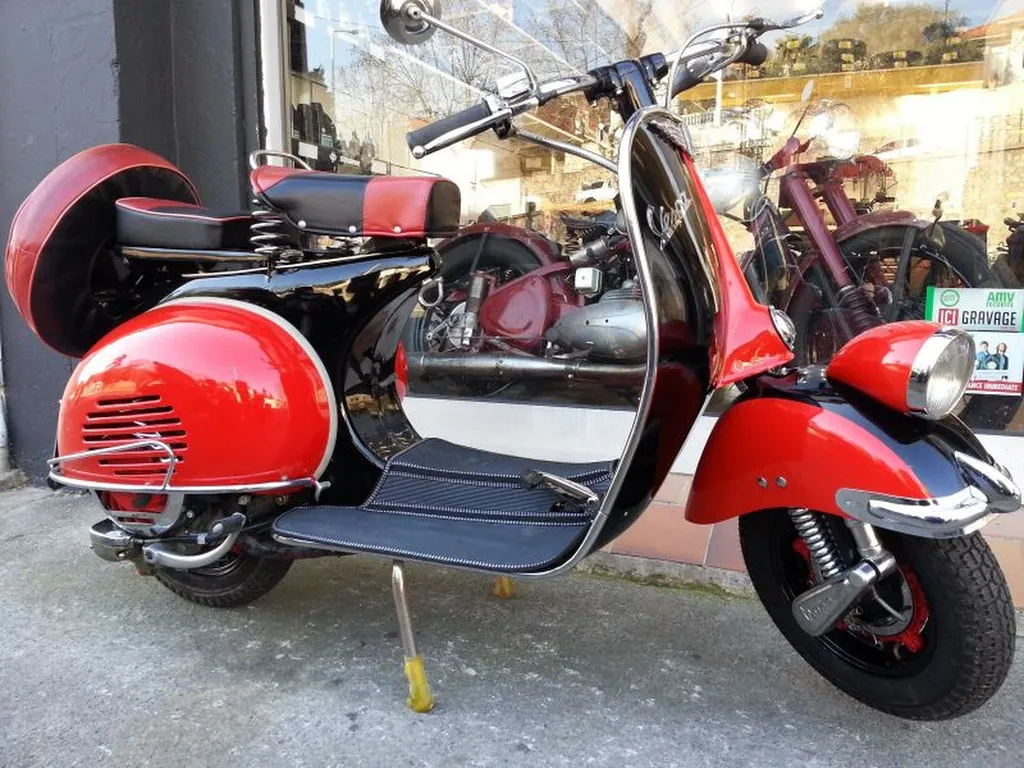 VESPA type N 125 cc style FARO BASSO.