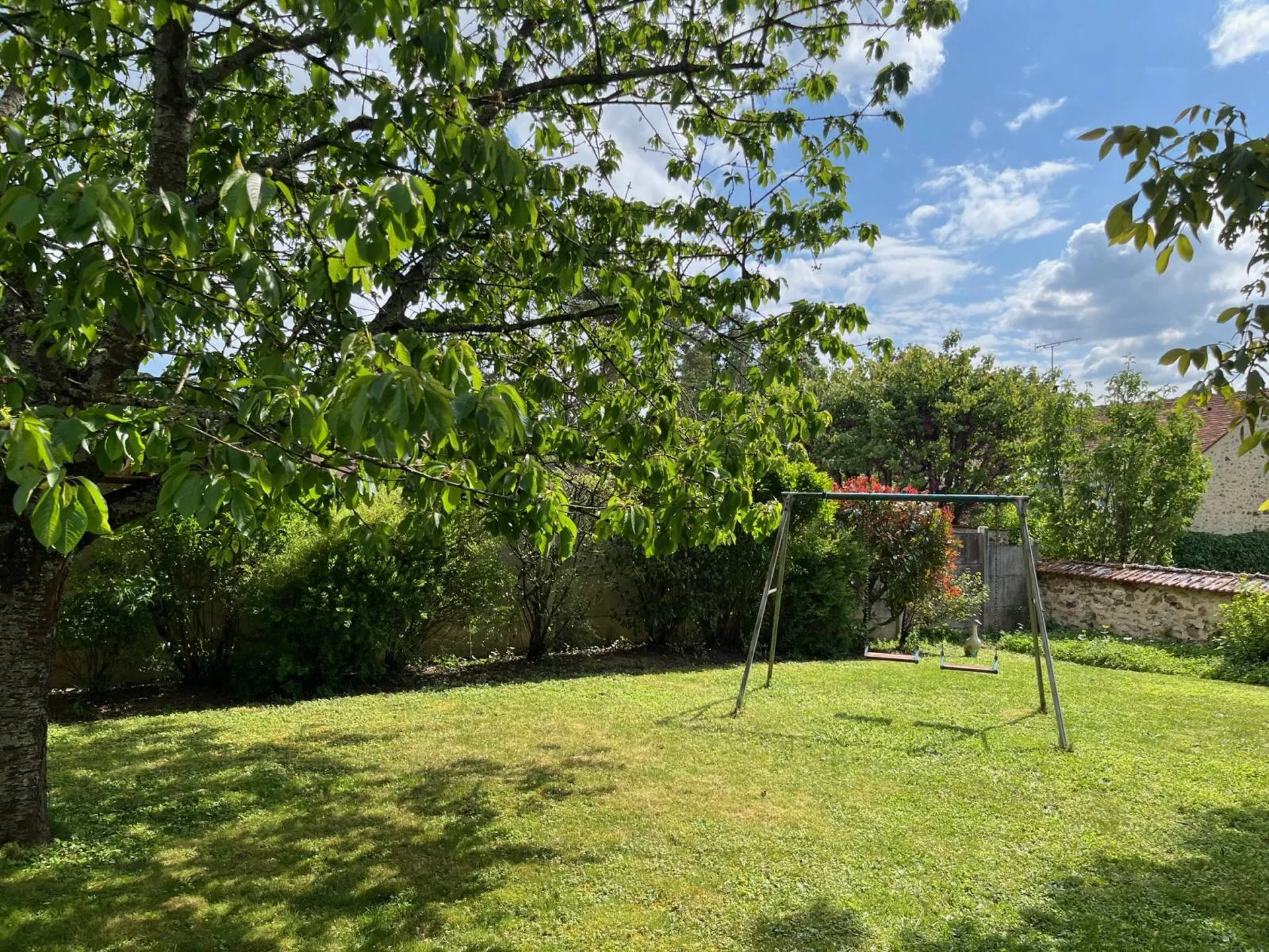 Pavillon d'architecte viable de plain pied à vendre à Saint Sauveur sur Ecole, 77930 - Construction de qualité !