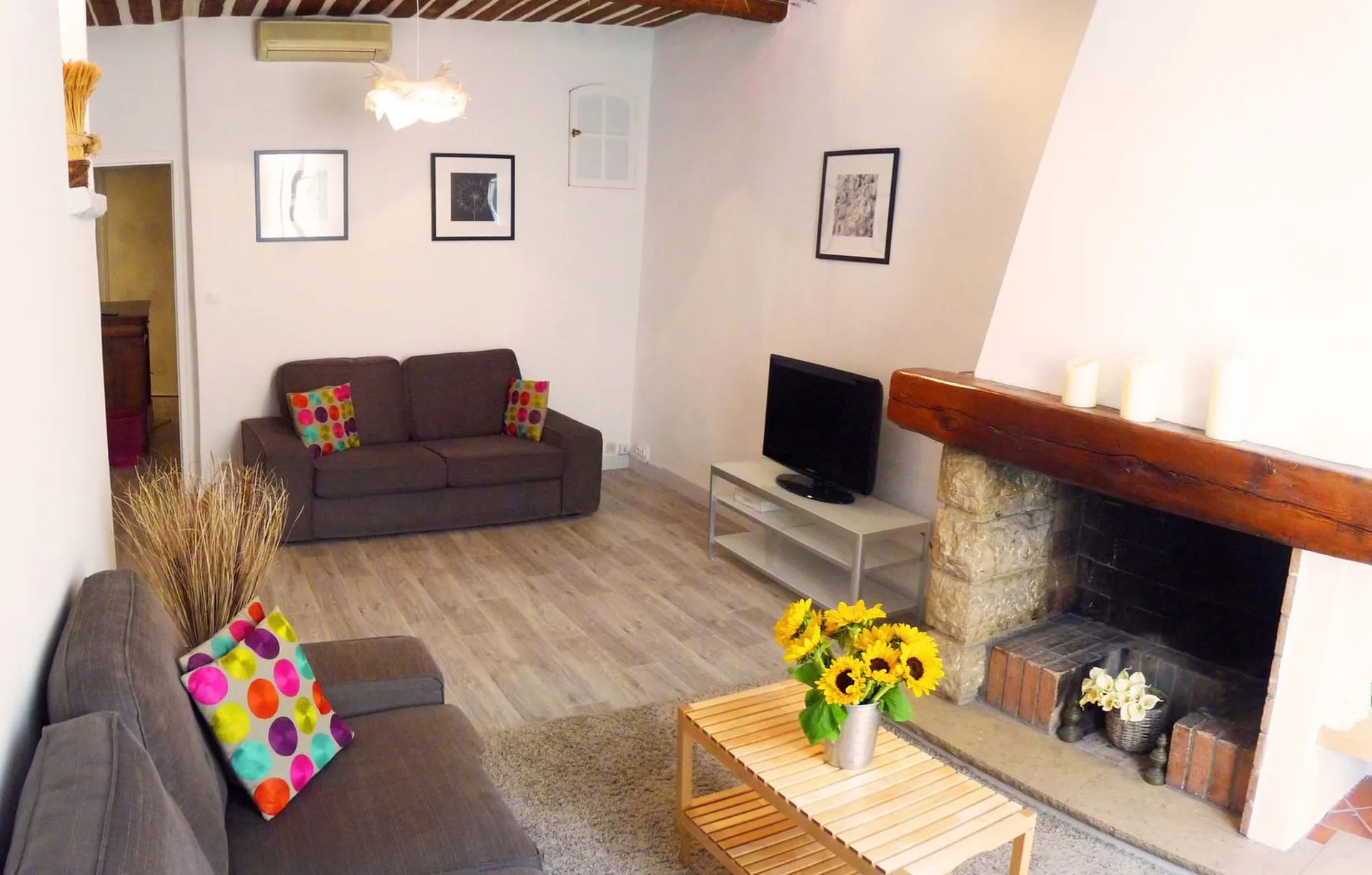 Maison de village 5/6 Cassis dans le centre historique, au calme, entièrement rénovée avec beaucoup de charme
