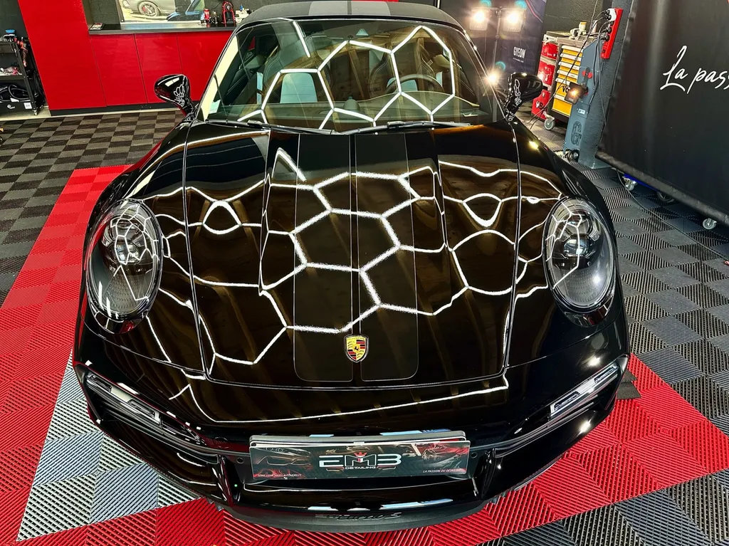 protection PPF automobile Lyon traitement céramique carosserie Porsche 992 Turbo S cabriolet 