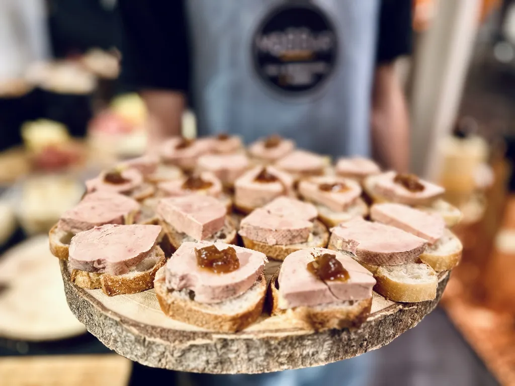 Votre arbre de Noël chaleureux et convivial, traiteur événementiel pour entreprises dans le Rhône