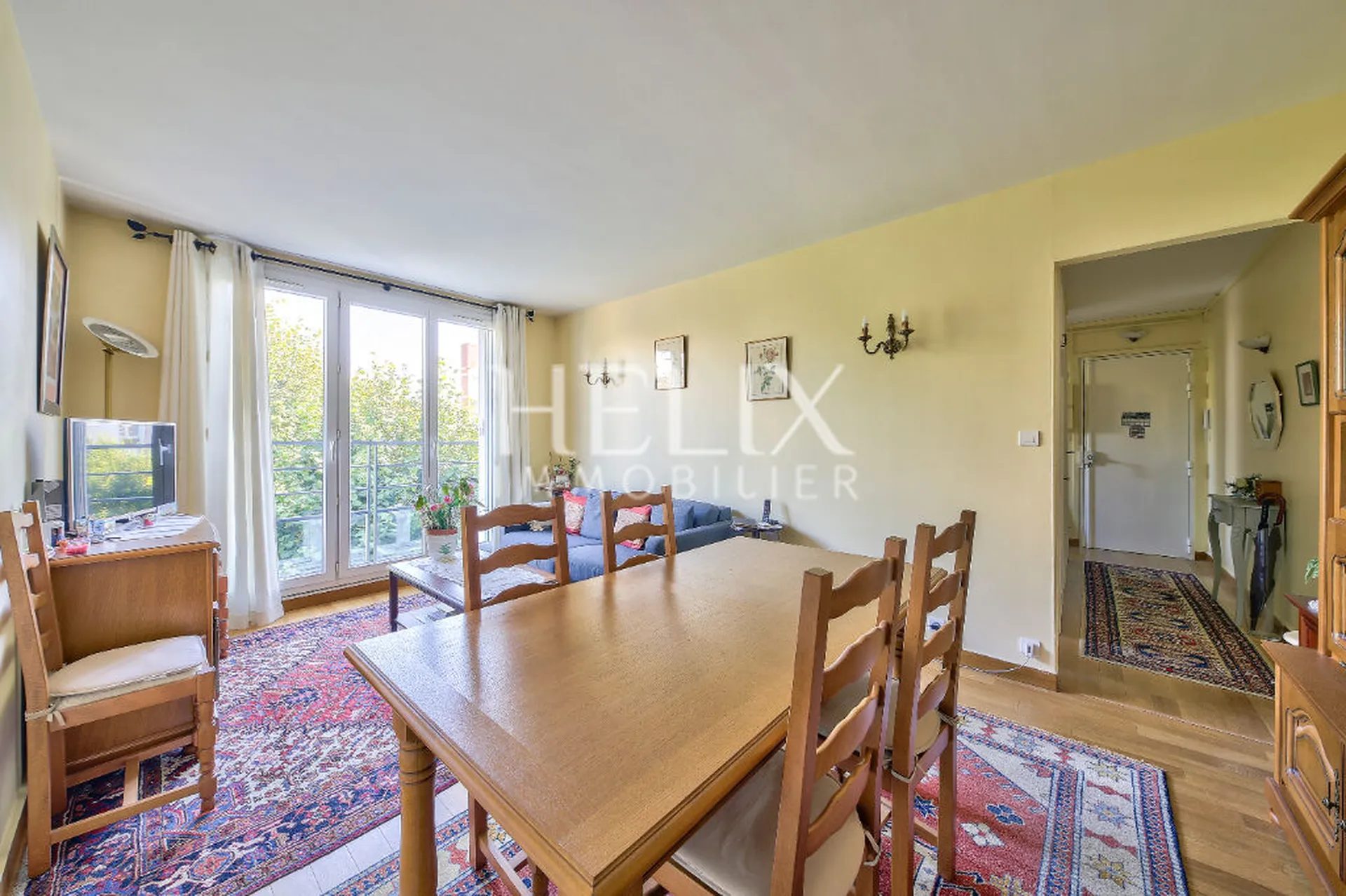 Venez visiter ce bel appartement au calme à Chatou