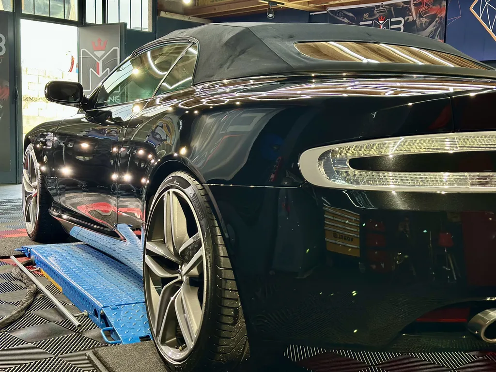 rénovation carrosserie protection PPF traitement céramique lyon Aston Martin DB9 Volante 