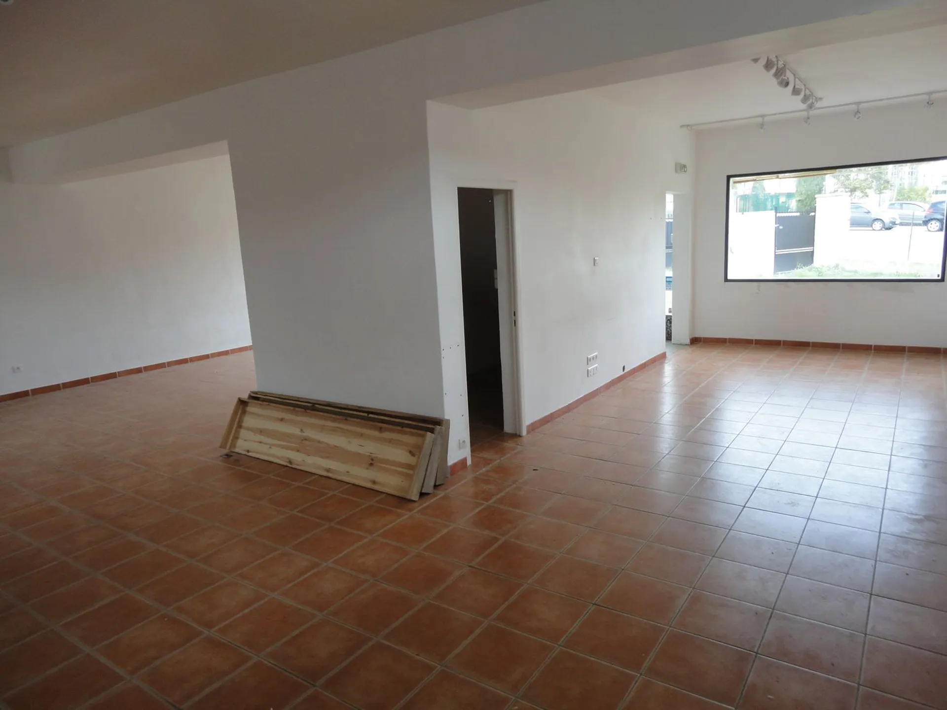 Vente local commercial 13470