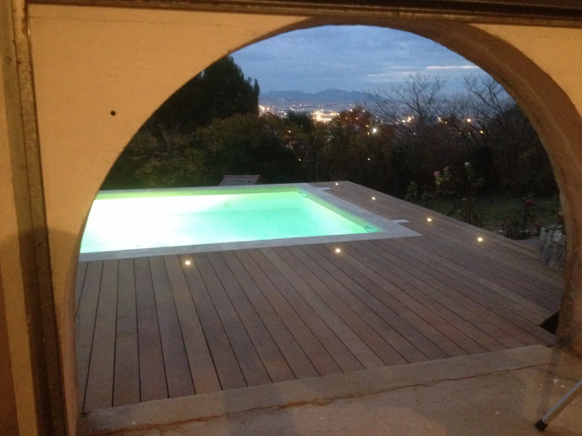 Installation de tour de piscine en bois exotique Bouches du Rhone