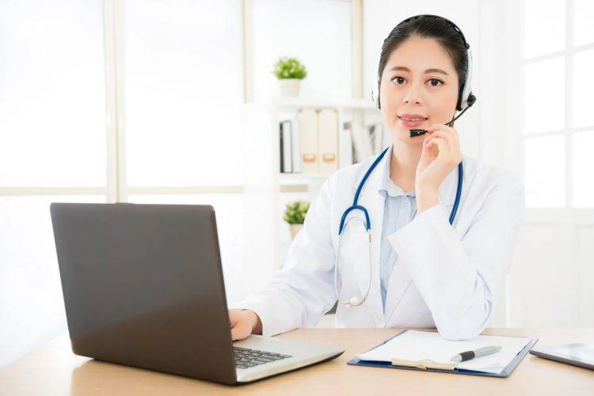 télé consultation Consultation diététique à DISTANCE pour le suivi des patients qui ont subi intervention chirurgicale pour maigrir comme SLEEVE ou BY PASS, ou qui sont porteur d'un ballon gastrique La Seyne sur Mer dans le Var 83