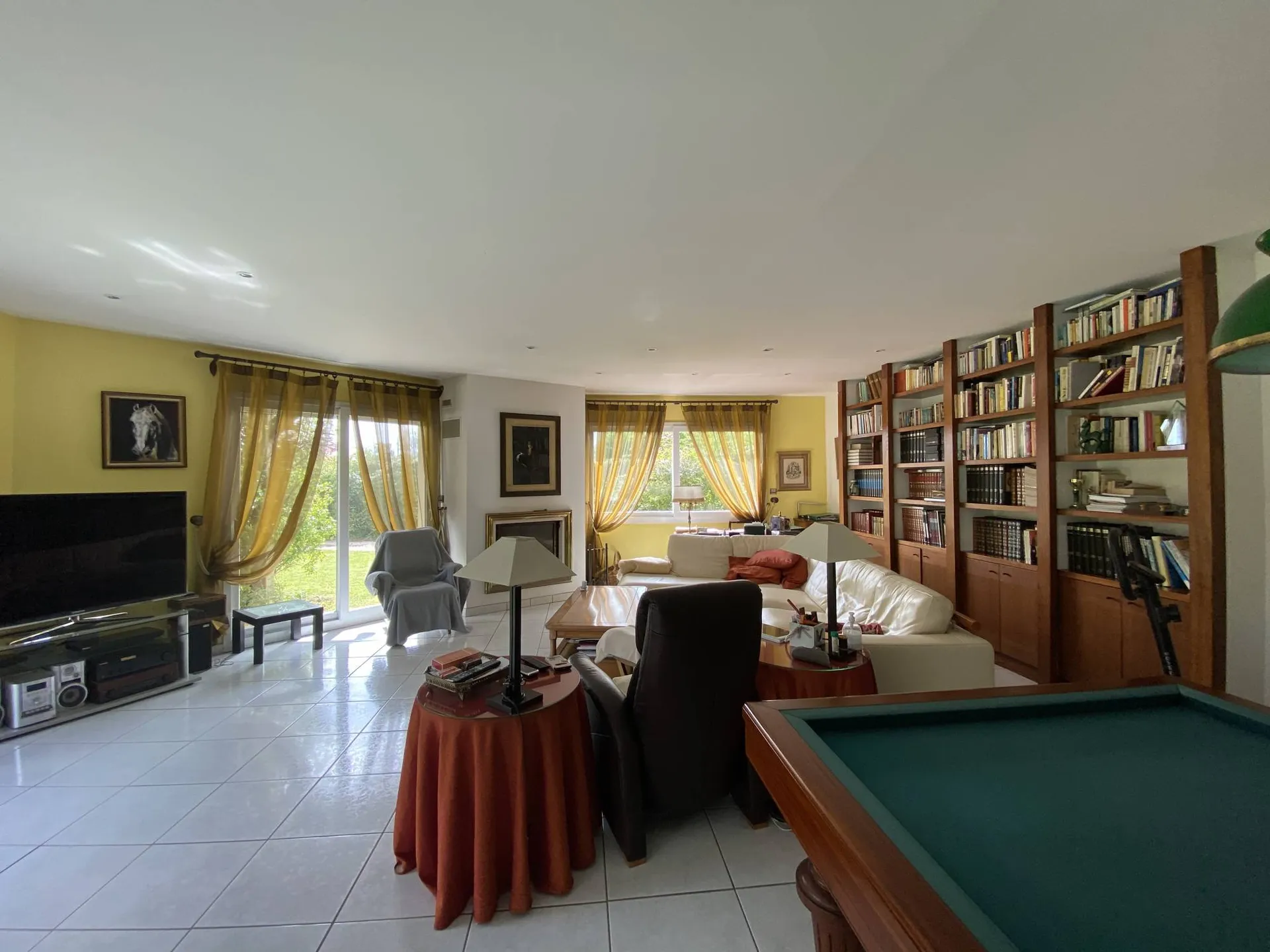 A vendre maison de plain pied d'une superficie d'environ 220m².