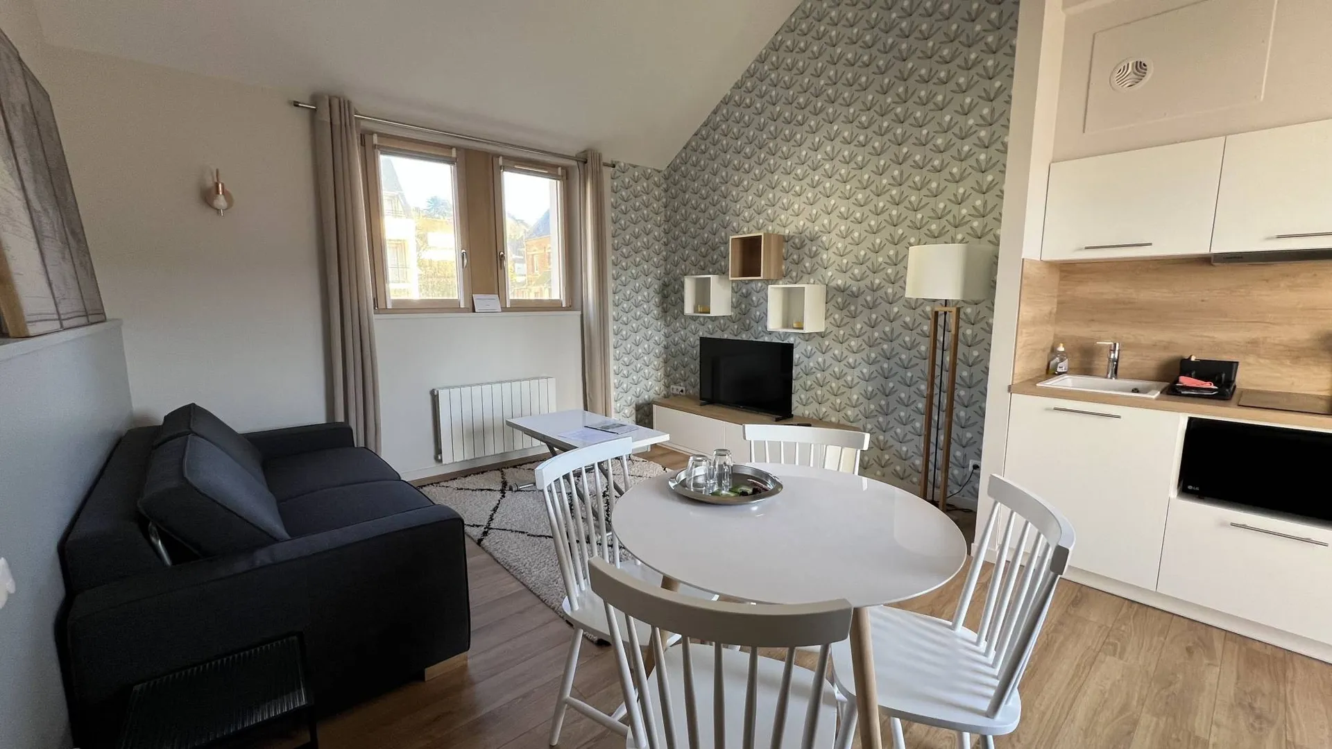 Immeuble de rapport à fort potentiel 186,5m² avec 5 appartements et garage 25m², idéal investisseurs, emplacement bord de mer à Criel-sur-Mer 76910