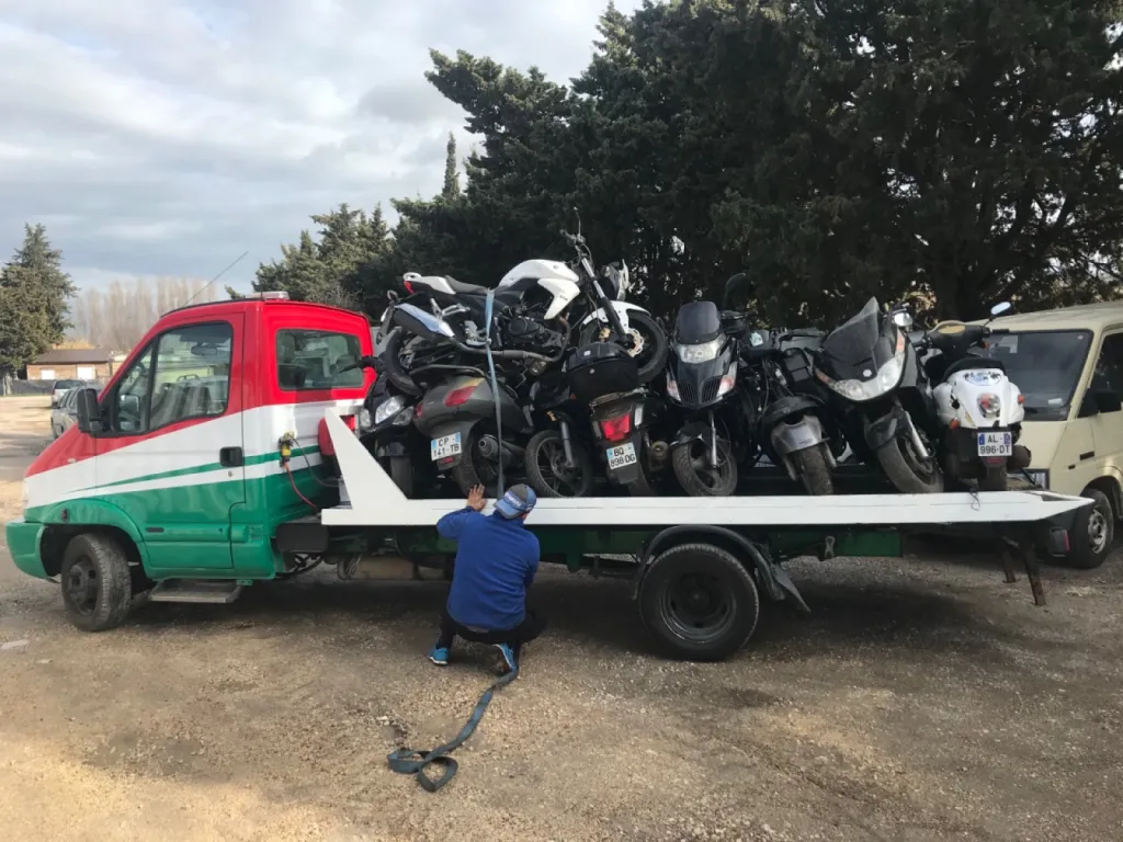EPAVISTE MOTO SCOOTER TOULON - 06.20.62.31.33 - Enlèvement d’épave gratuit dans le Var