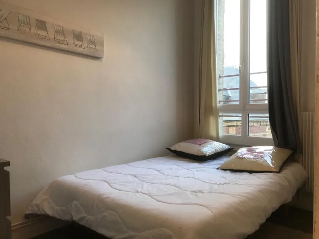 Appartement de type F2 meublé avec parking situé rue bouquet à Rouen, 650€ charges comprises