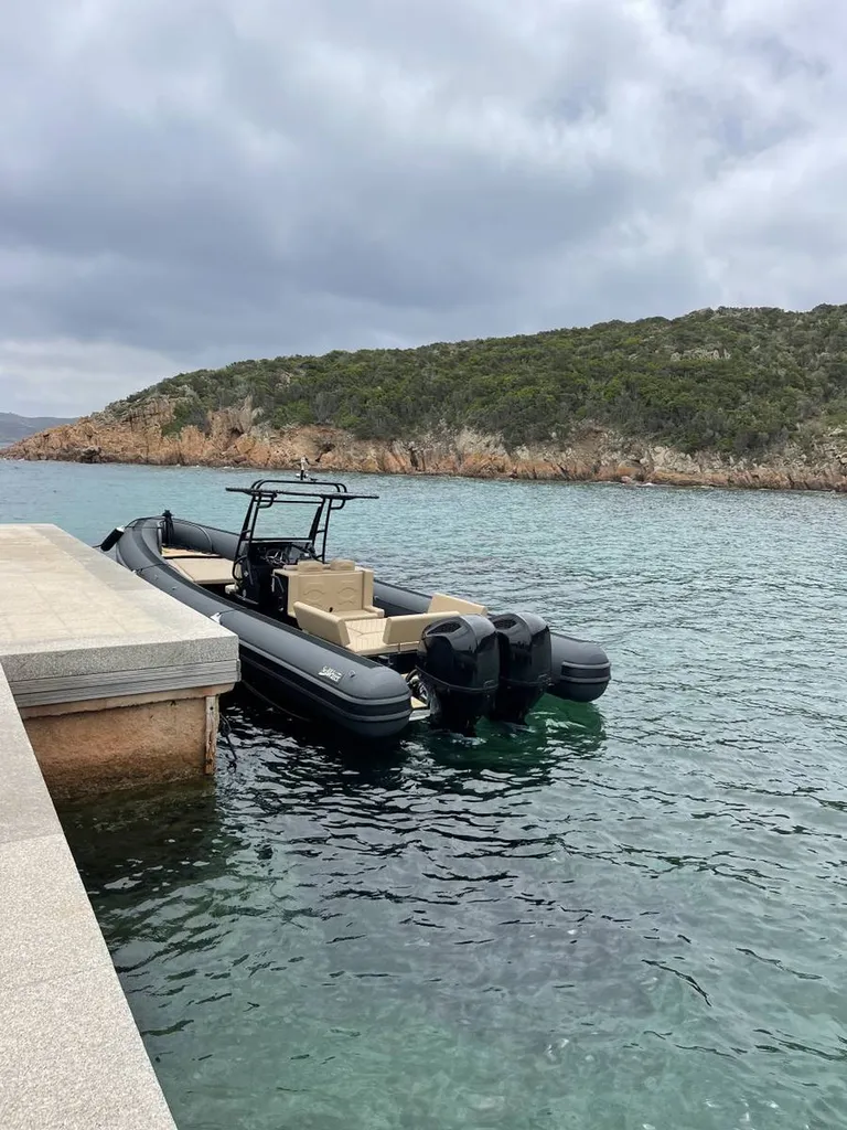 Semi rigides avec une capacité de plus de 20 personnes