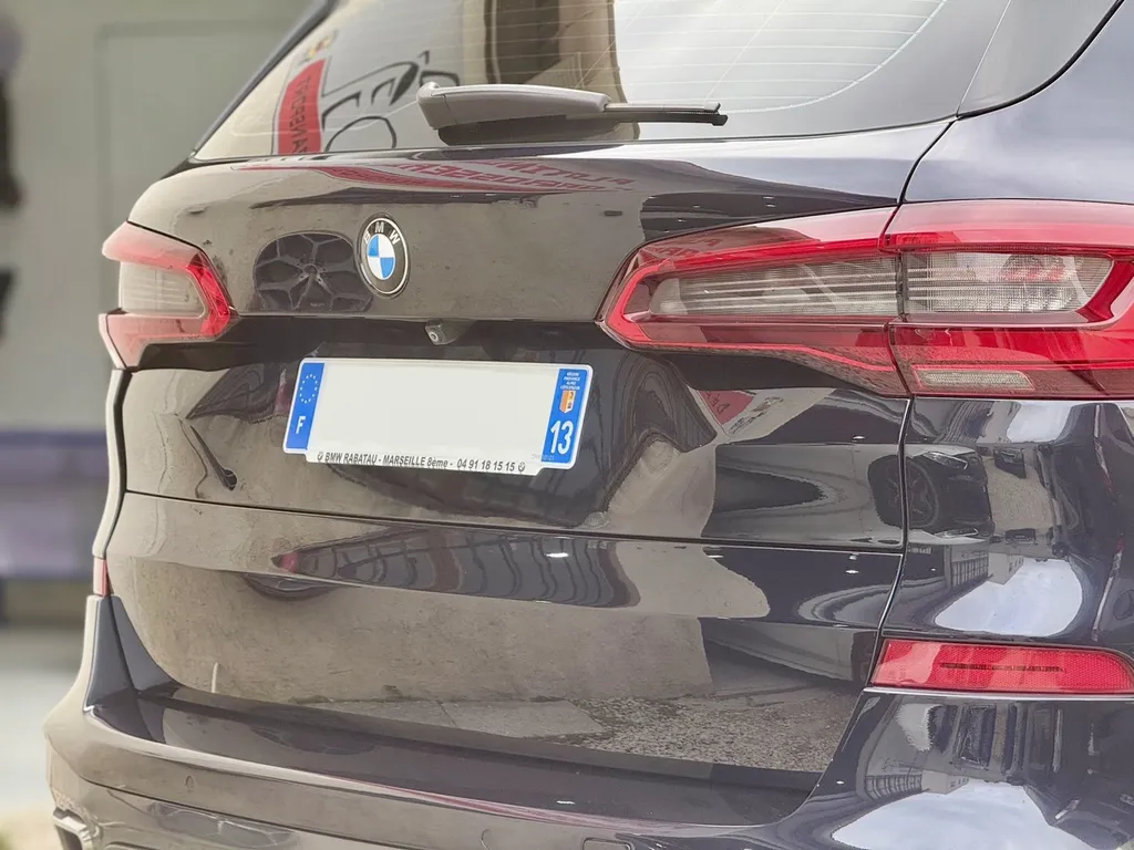 Réparation BMW X5 suite à un vandalisme à Carnoux proche de la Ciotat et Cassis