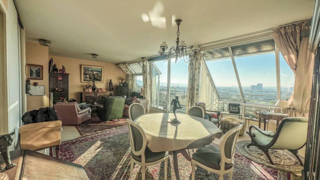 T4 de 105 m2 avec terrasse, parking couvert et cave à ROUEN