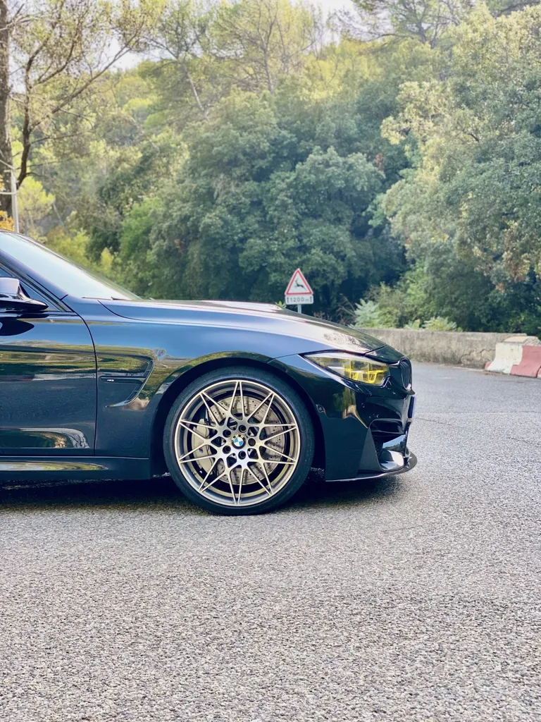 Lustrage et protection Céramique de votre Porsche ou BMW avec Platinum Carrosserie à Carnoux ! proche de cassis et aubagne