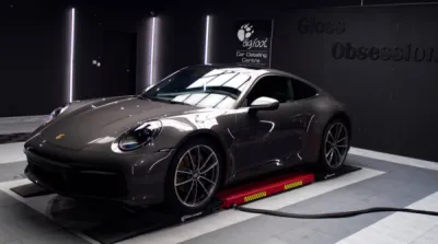 Porsche 992 pose de film de protection Xpel transparent