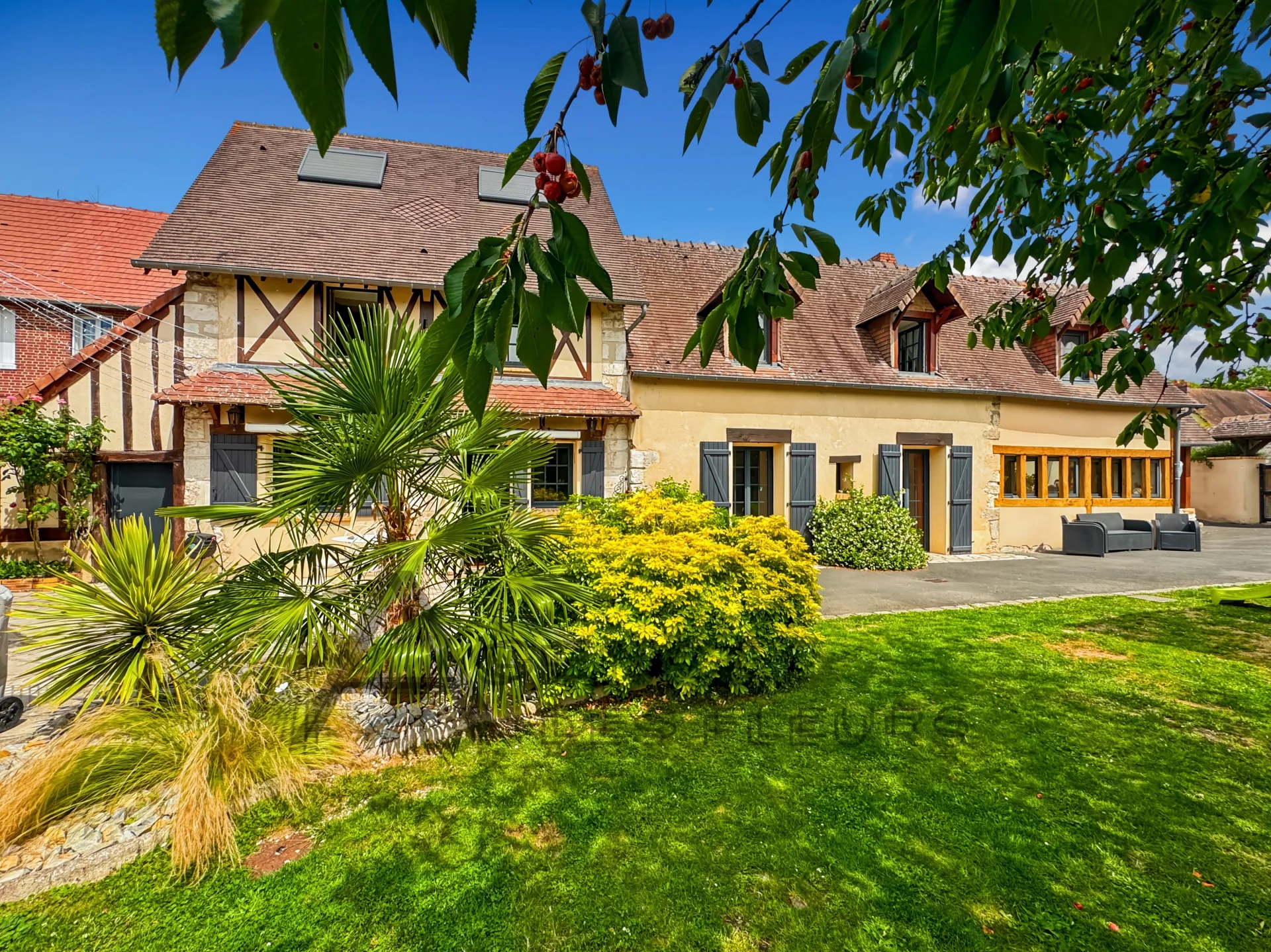 A vendre magnifique propriété de 172 m² habitables édifiée sur 781 m² de terrain sur la commune de FRENEUSE 76410