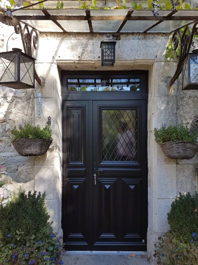 Remplacement de porte d'entrée en bois pour maison ou appartement proche du Havre en Seine-Maritime (76)