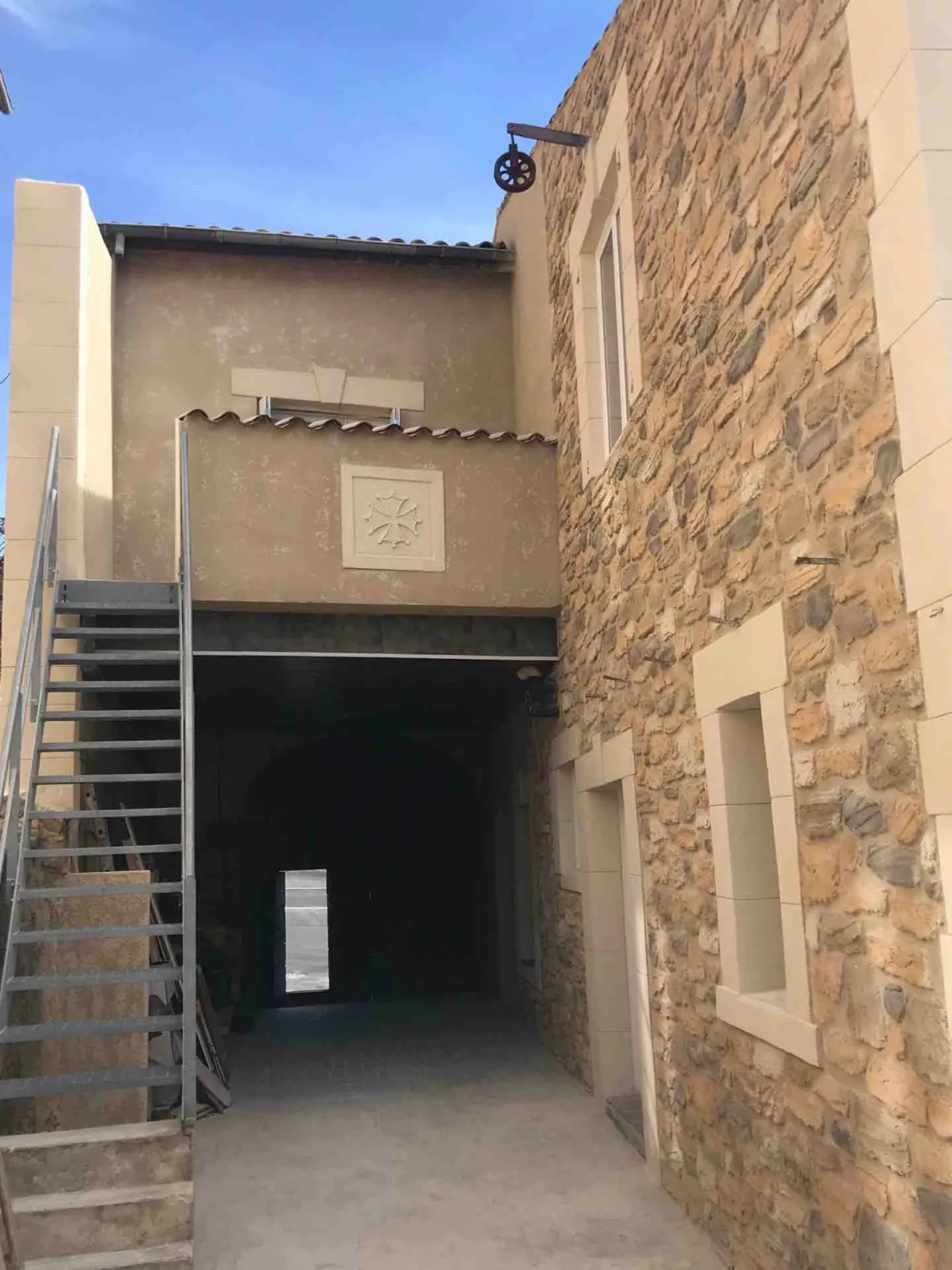 Rénovation mur en pierre sur une maison de village à Boujan-sur-Libron proche de Béziers