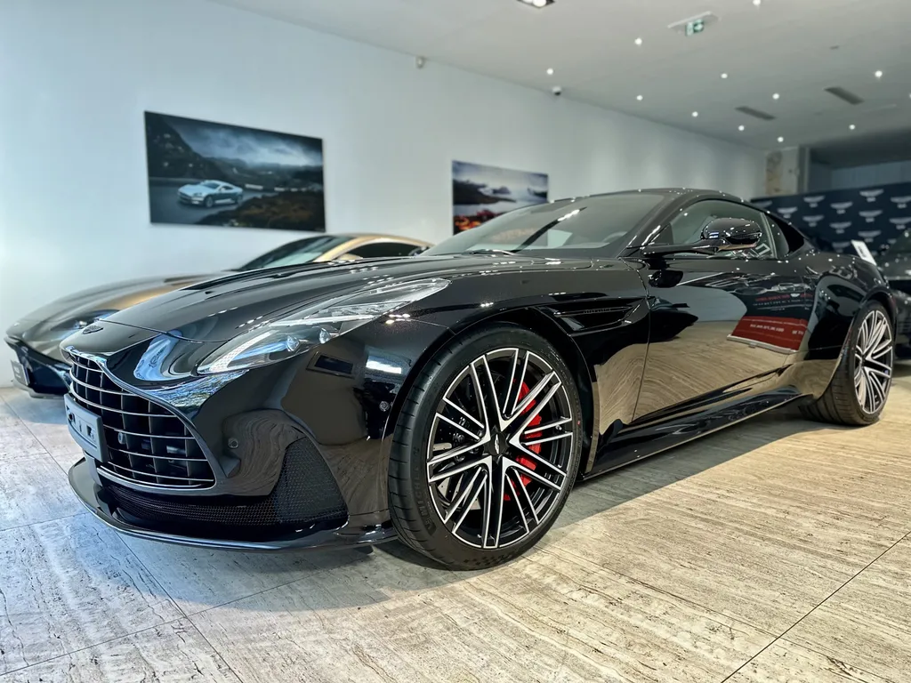 detailing protection carrosserie traitement céramique Aston Martin DB12 Lyon