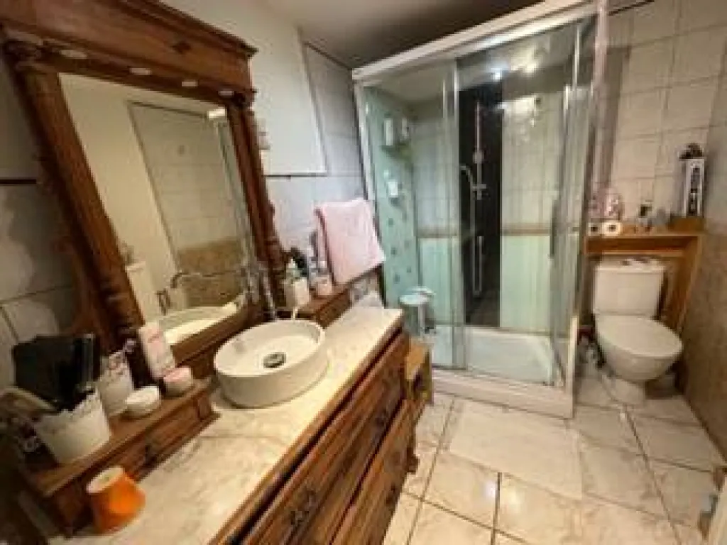 A SAISIR CHARMANTE MAISON DE VILLE DE 98 M² SUR 250 M² DE TERRAIN SUR LA COMMUNE DE CAUDEBEC LES ELBEUF 76320