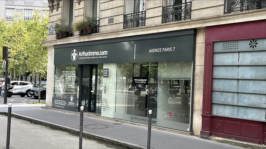 Vente - Boutique 85 m², Invalides, Boulevard de la Tour-Maubourg 75007 PARIS