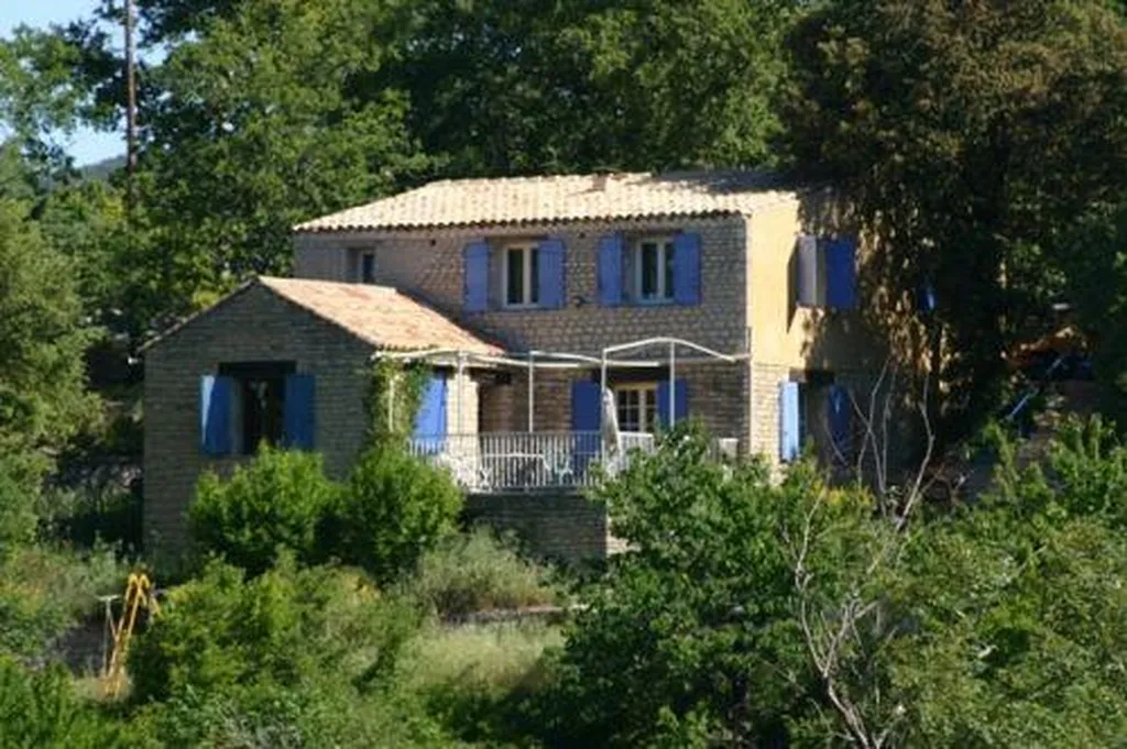 Monts de Vaucluse, villa au calme sur 1548 m² en restanques