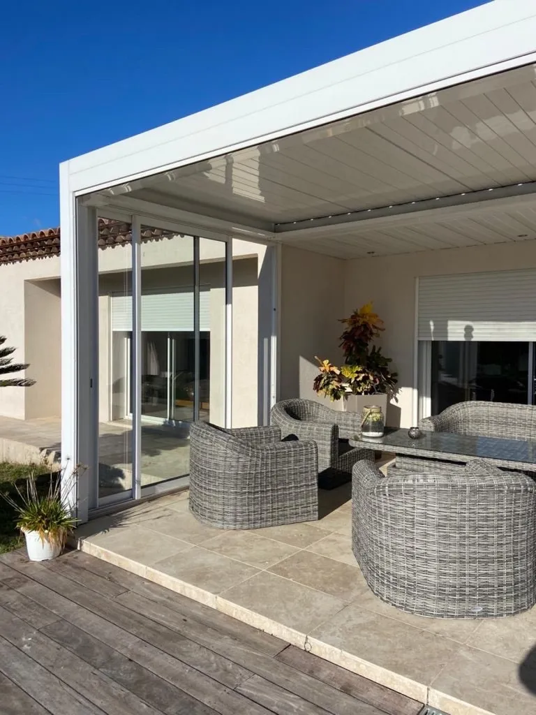 Mise en place d'une pergola open bioclimatique sur Marignane