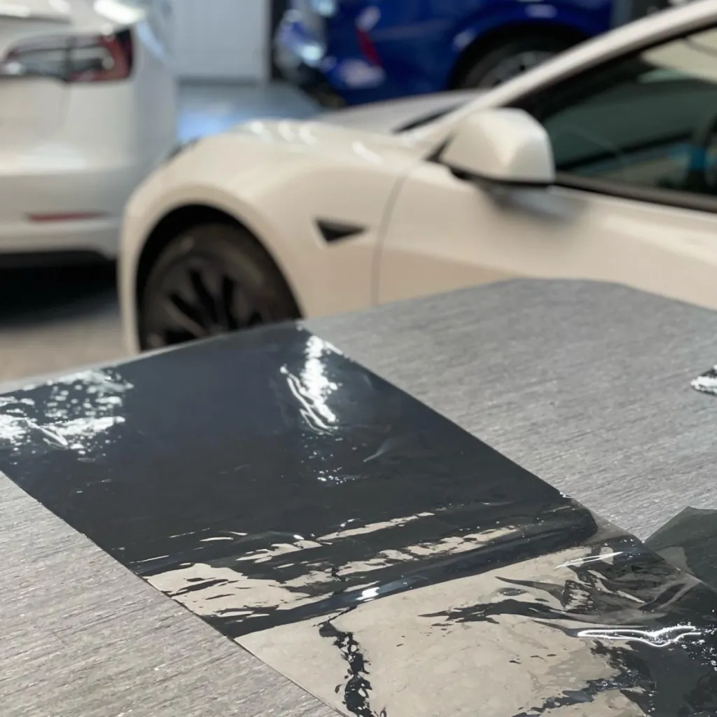 Film solaire Tesla Model 3 à Cannes proche d’Antibes sur la côte d’azur