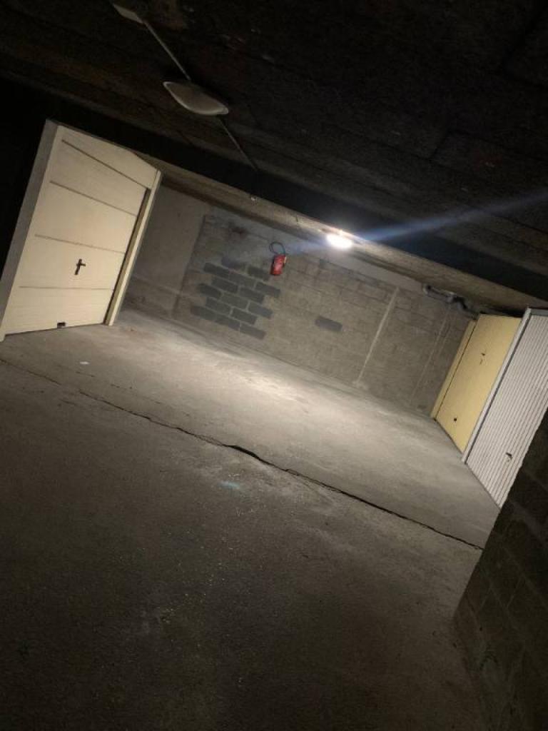 Parking / Box en location, situé rue Edouard Adam à Rouen, 115€ charges comprises
