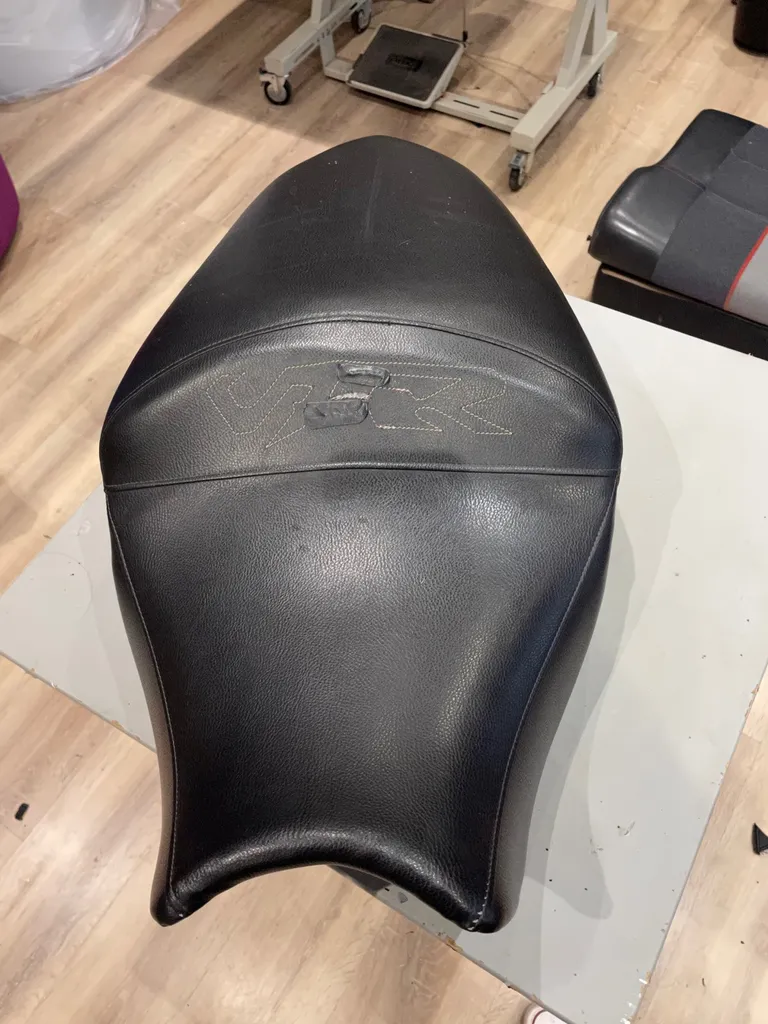 rénovation d'une selle de moto proche de bordeaux